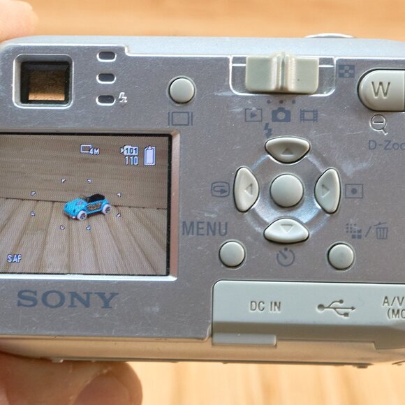 Vintage Sony Cyber-shot DSC-P43 4.1MP Digital Camera, Made in Japan - Picture 5 of 12
